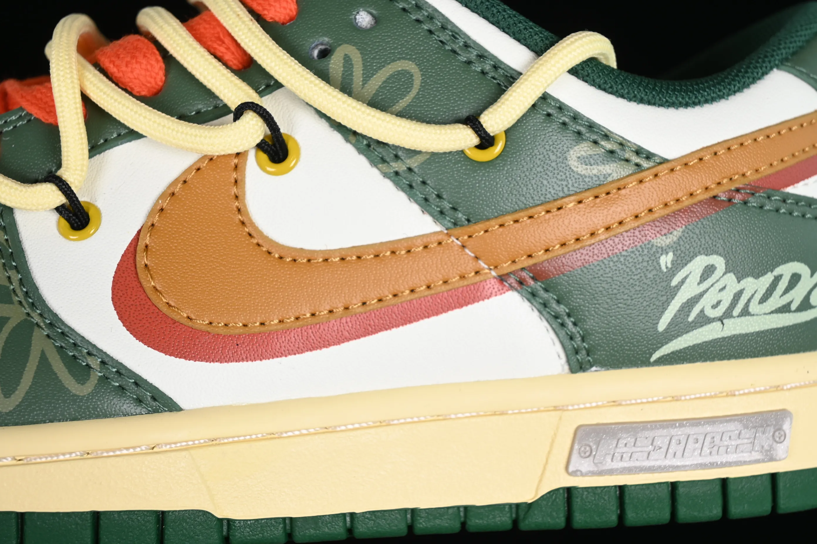 All Categories Nk SB Dunk Series Nk SB Dunk Low Low-top Sneakers Nk Dunk Low Panda Prank-Street Summer Graffiti Green Orange SB Strappy Low-top Casual Sneakers DD1391-300